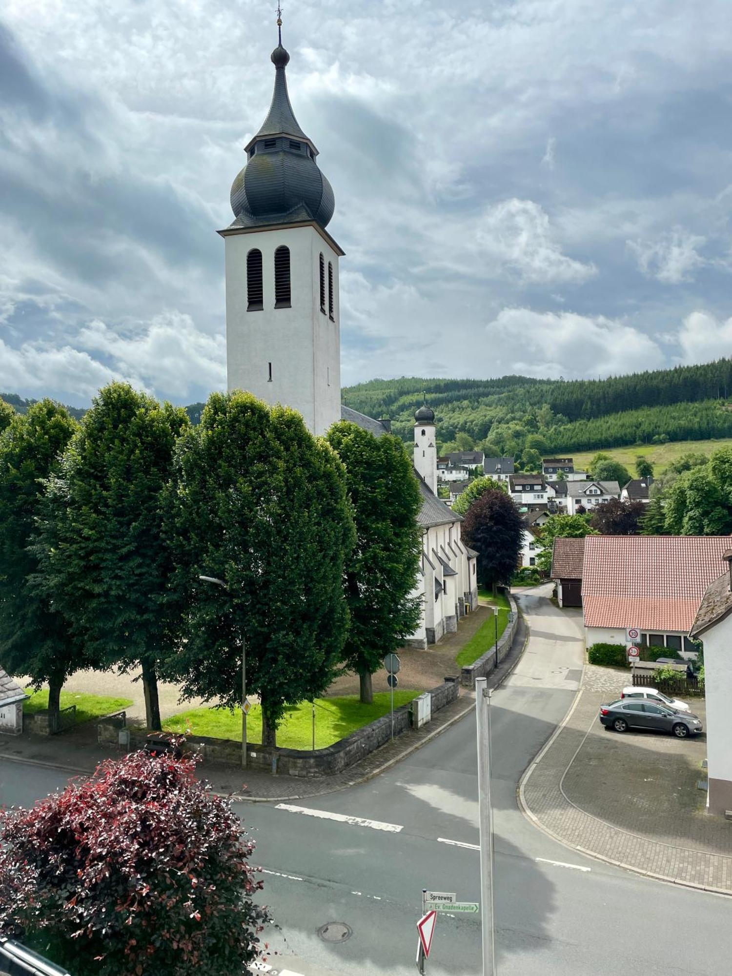 Moderne Ferienwohnung Mit Sonnenbalkon In Fretter Finnentrop Bagian luar foto